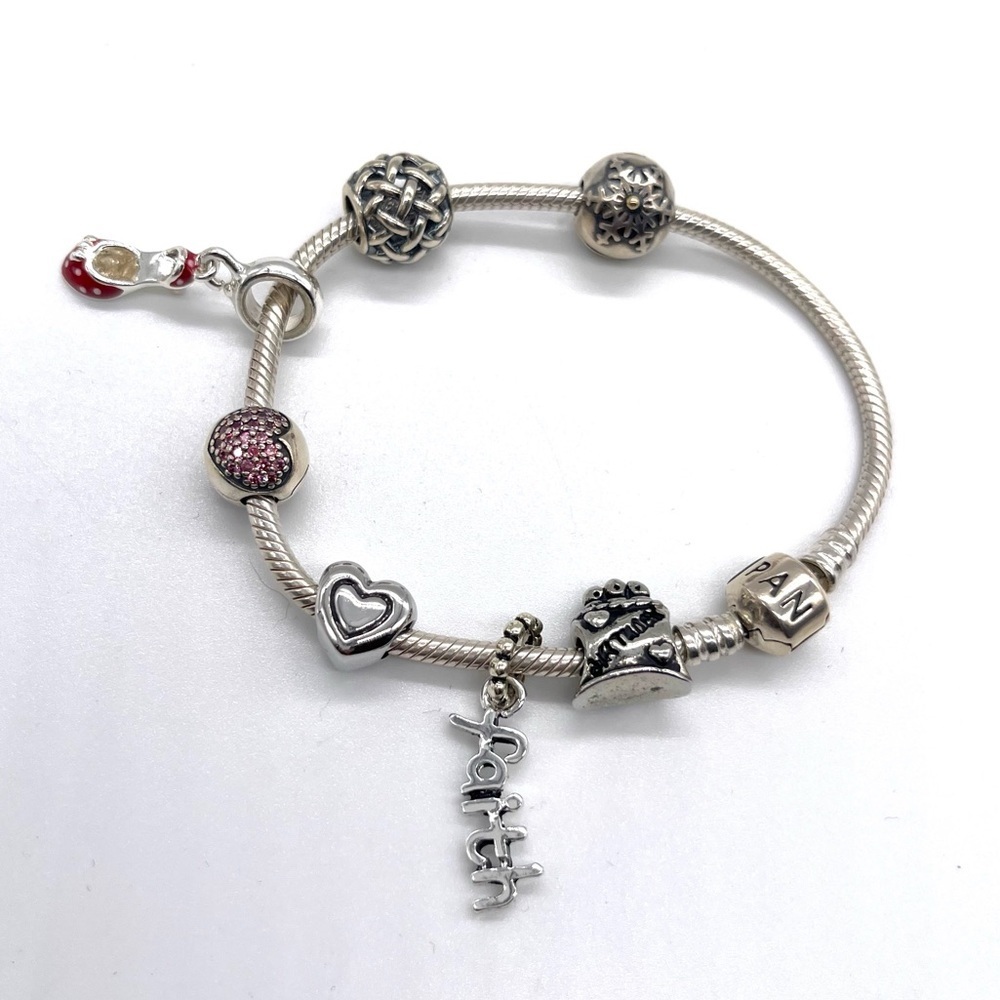 Pandora Bracelet with 7 charms